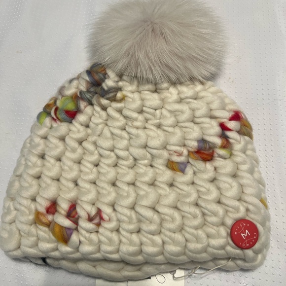 Mischa lampert
beanie - twombly/arctic tan main image 4